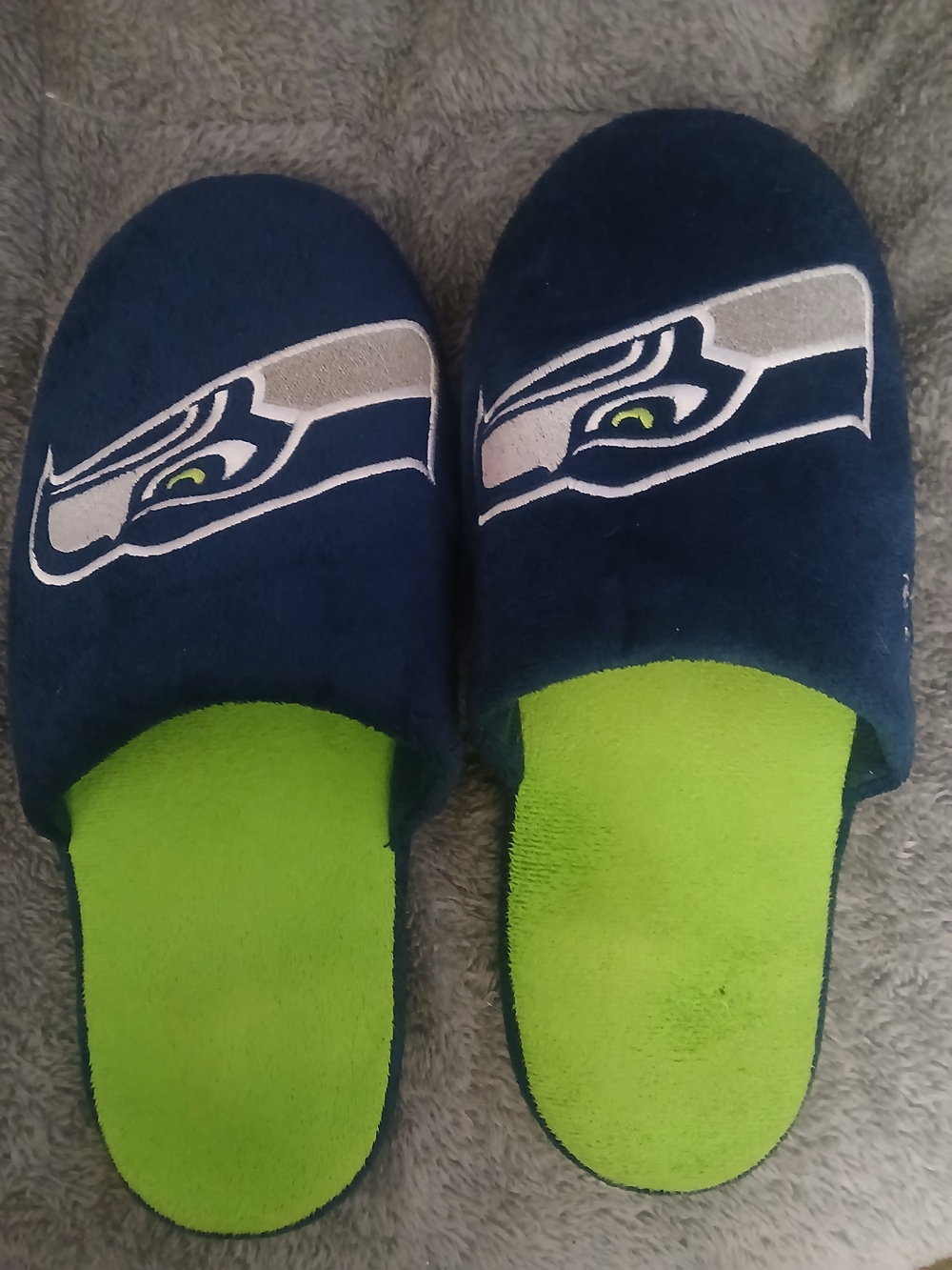 Seattle Seahawks Navy & Neon Green Plush Slippers Mens Size 11- 12 (L) NFL Team